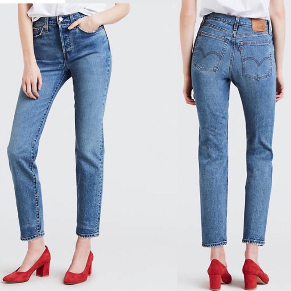 NWT Levi’s Wedgie High Rise Tapered Denim Blue Jeans 25